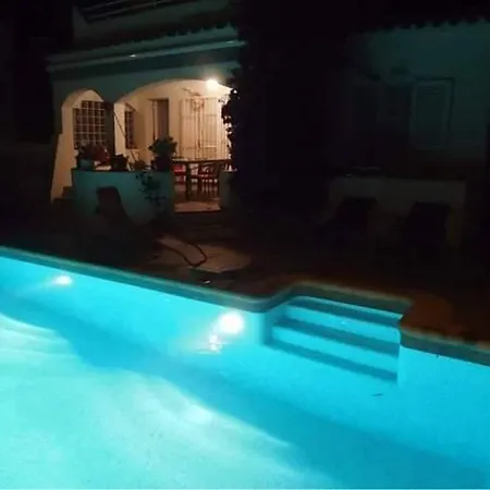 Casa Esparreguera Bed & Breakfast L'Escala